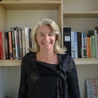 Elizabeth Kahn