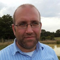 Lee Small