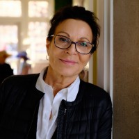 Linda DeWitt