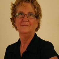 Lori England