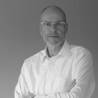 Dr. René J. Püschl