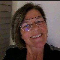 Gerda De Hoog (Moeder Sharon)