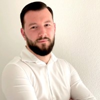 Reis Tasholli