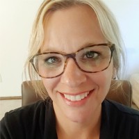 Leslee Hugare