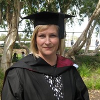 Dr Ruth Wallace