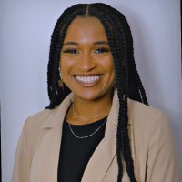 Naomi Menard, Mba