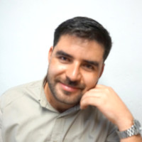 Adrián Villalobos