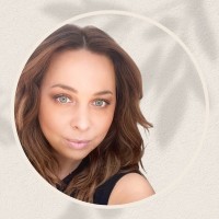Alexandra Leray
