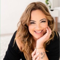 Dra. Cristiane Ponciano