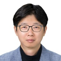 김현욱