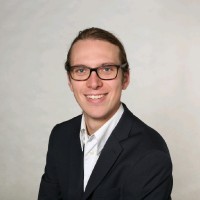 Dr. Steffen A.