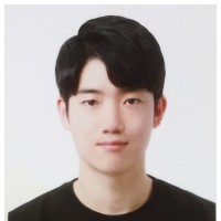 조진욱