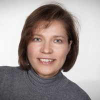 Dr. Sabine Adamczyk De Santa Cruz