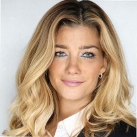 Orsolya Eszterváry, Mba