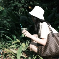 Jingyi Li