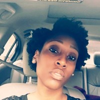 Yveline Esna