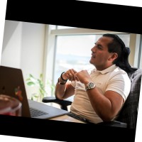 Cesar Acuna N