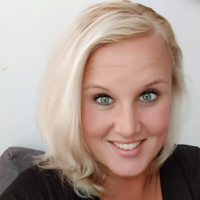 Manuela Bakker