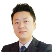 정성일