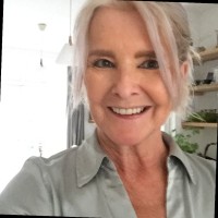 Amanda Cole