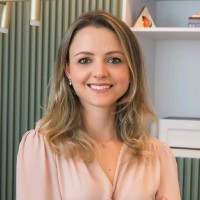 Caroline Finger Sostisso