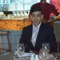 Umer Abbasi 🖋 Digital Marketer