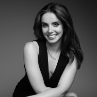 Lauren E. Hartog