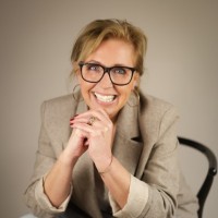 Esther Van Klooster
