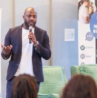 Raphael Adeola, Ains