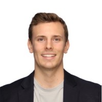 Lukas R.