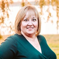 Lorna J. Maves