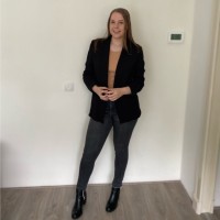 Naomi Van Neck