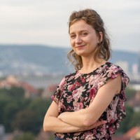 Júlia Straková