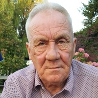 Garry Bowles