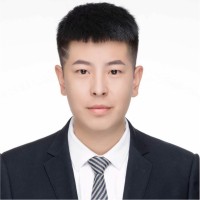 闫万春