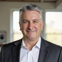 Robert Finch (Mcips)