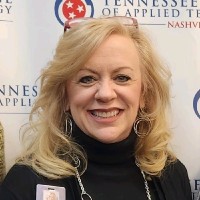 Janine Wine, Cap