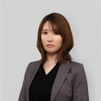 東万里子