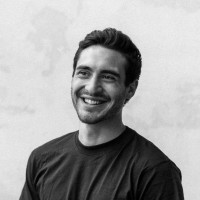 Ari Rossi Buslón