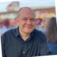Simon English