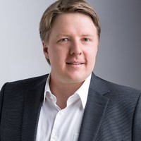 Dr. Erik Flügel