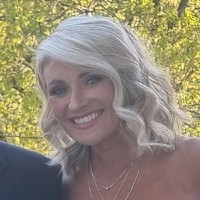 Avril Holmes