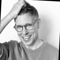 Jonathan Holt