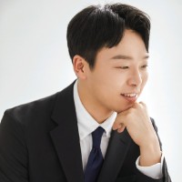 최진욱