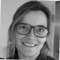Mette Knirke Holst