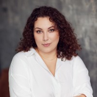 Anna Krośnicka (She/Her)