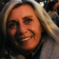Yvette Van Londen