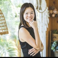 Adeline Ho Ca, Cia
