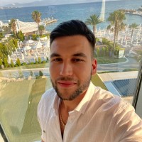Adam Bayraktar