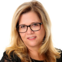 Shelley Knight